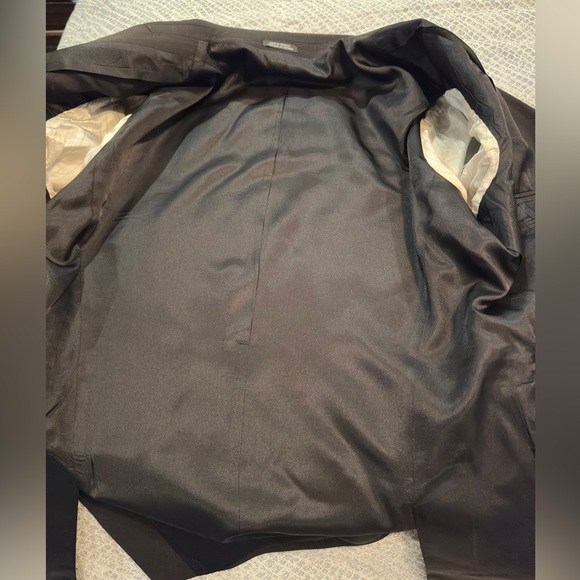 Express Men’s Black Suit - Picture 3 of 8